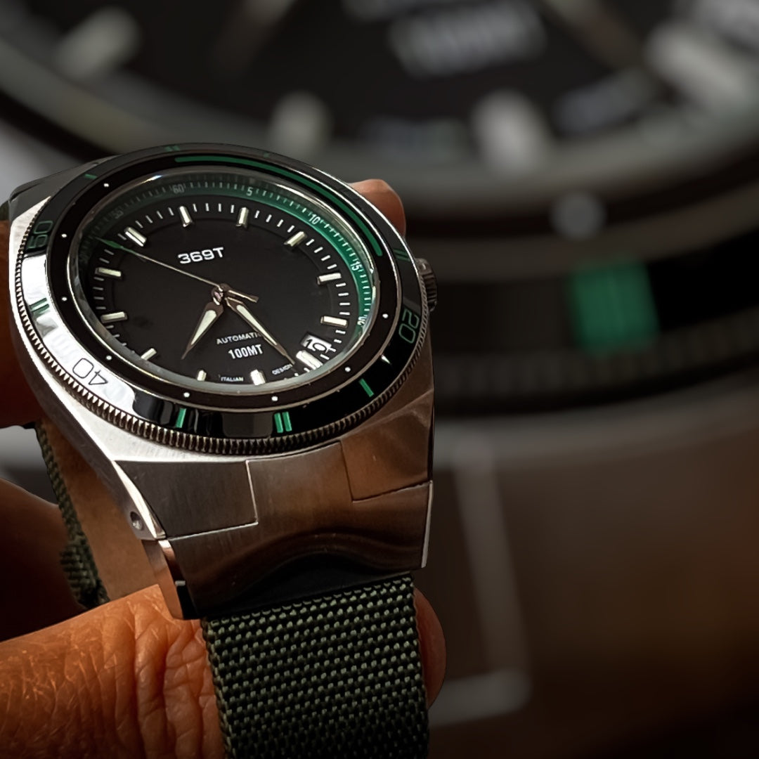 Very cool Green Canvas Strap matching the green bezel of our watch